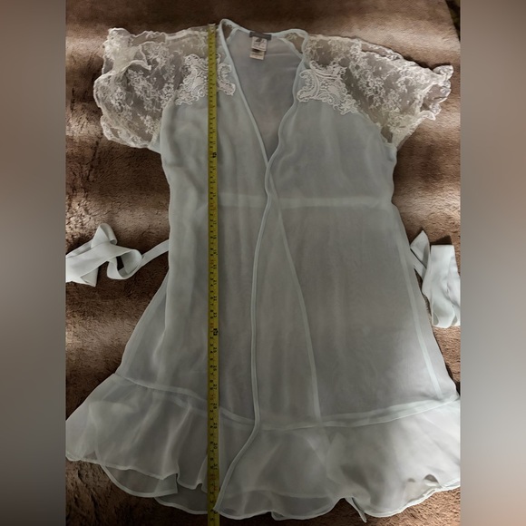 Neiman Marcus Intimates - Picture 5 of 7